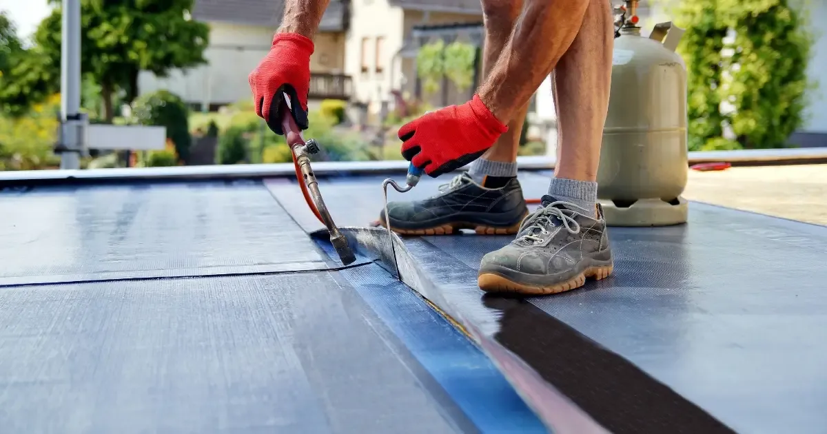 Rubber roof service