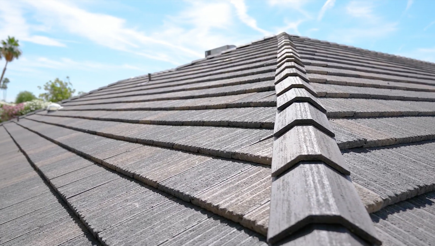 Asphalt roof service
